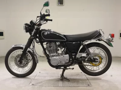 Yamaha SR400-3  с аукциона в Японии