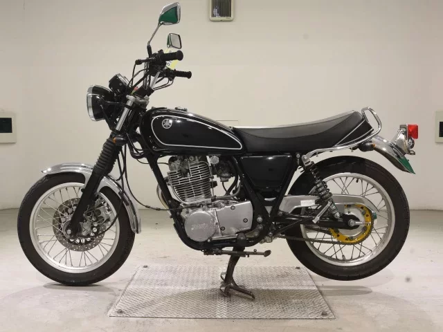 Yamaha SR400-3