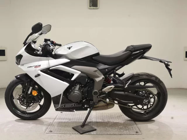 Triumph TRIUMPH DAYTONA 660