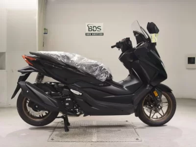 Honda FORZA -6
