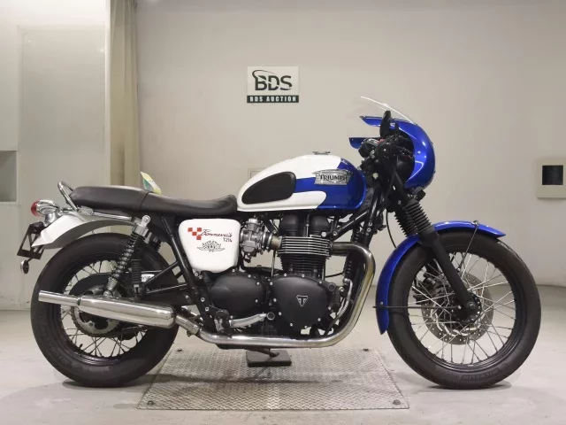 Triumph  BONNEVILLE T214 лот № 5024 оценка 4  с аукциона в Японии