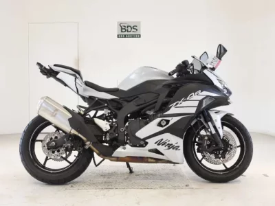 Kawasaki ZX-4R SE