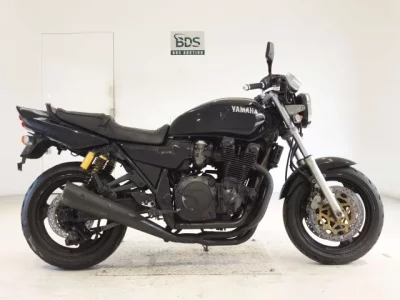 Yamaha XJR1200