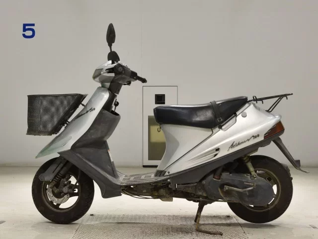 Suzuki ADDRESS V100