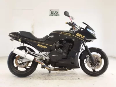 Kawasaki GPZ900R SHO LOUIS NOT EQUIPPED