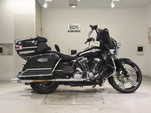 Harley-Davidson HARLEY FLHTCU1450 лот № 5128 оценка 4  с аукциона в Японии