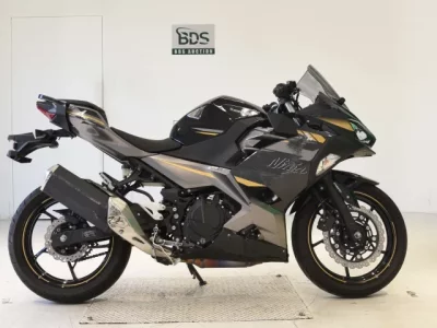 Kawasaki NINJA400-2