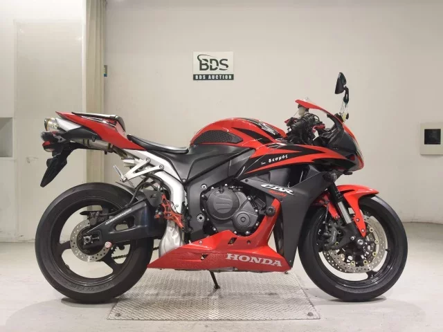 Honda CBR600RR лот № 5169 оценка 4  с аукциона в Японии