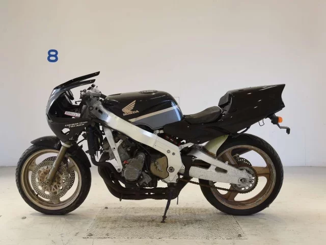 Honda CBR400RR-1 SHO LOUIS NOT EQUIPPED