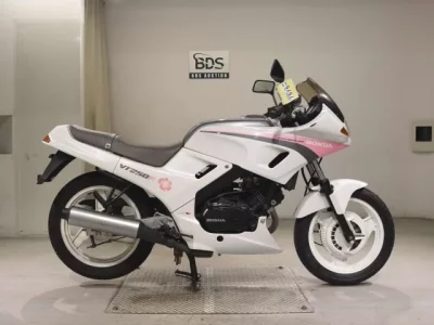 Honda VT250F  с аукциона в Японии