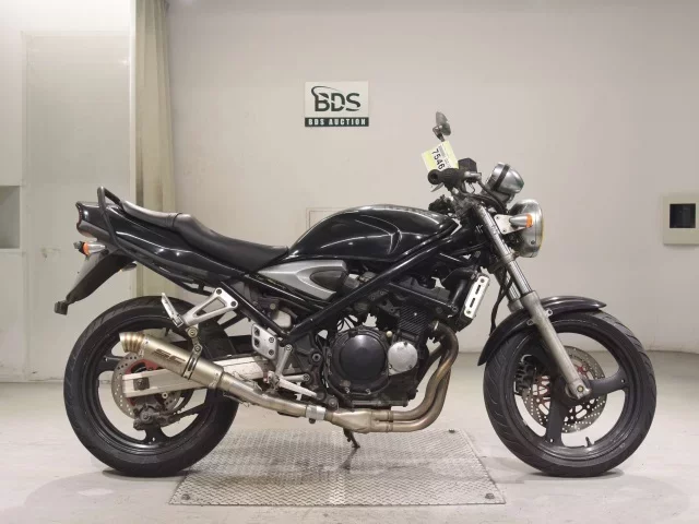 Suzuki BANDIT250-1 лот № 7546 оценка 4  с аукциона в Японии