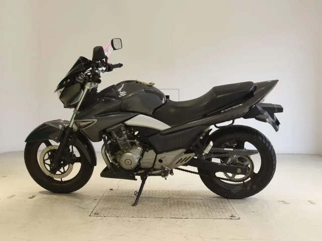 Suzuki GSR250