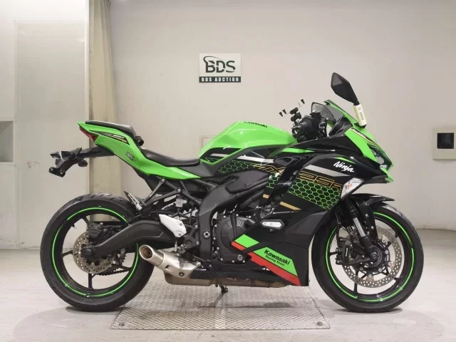 Kawasaki ZX-25R лот № 7511 оценка 5  с аукциона в Японии