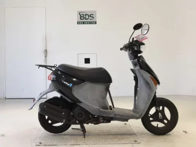 Suzuki LET S4