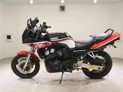 Yamaha FZ400  с аукциона в Японии