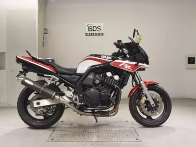 Yamaha FZ400  с аукциона в Японии