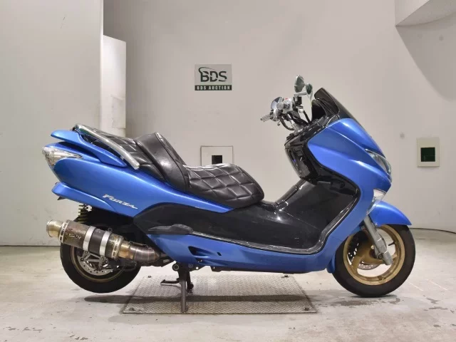 Honda FORZA Z лот № 2696 оценка 4  с аукциона в Японии