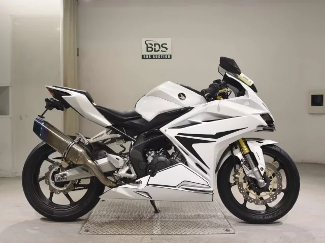 Honda CBR250RR-2A лот № 7598 оценка 4  с аукциона в Японии