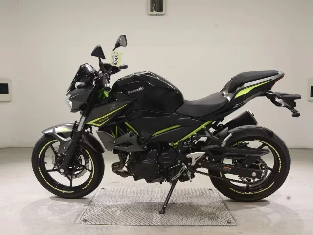 Kawasaki Z400-2