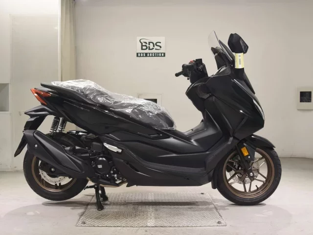 Honda FORZA -6