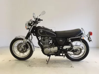 Yamaha SR400-4