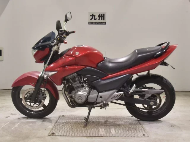 Suzuki GSR250
