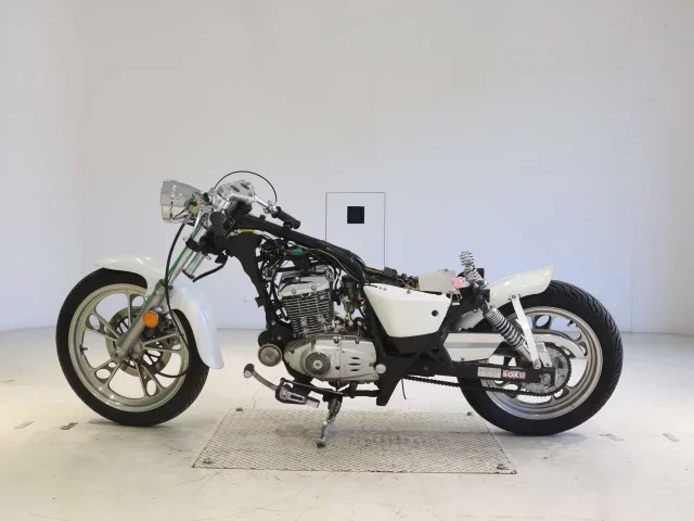 Suzuki GZ125HS