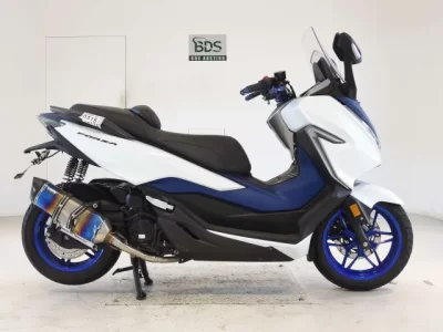 Honda FORZA -4