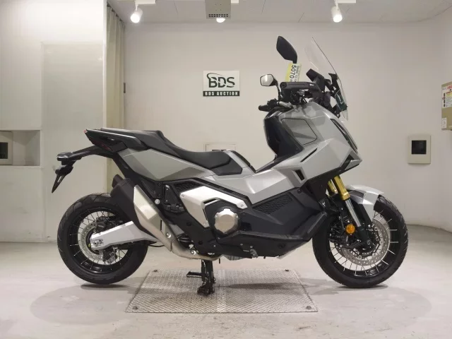 Honda X-ADV750-2 лот № 5070 оценка 9  с аукциона в Японии