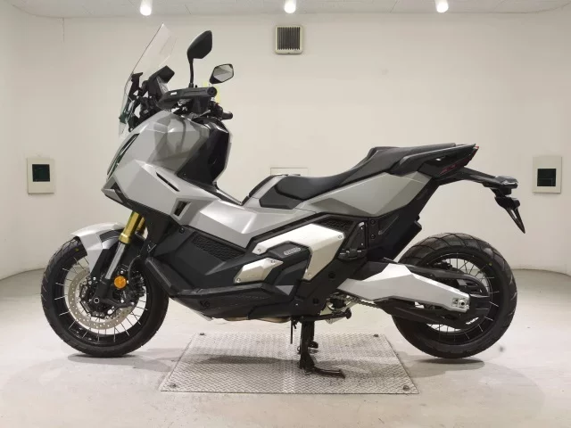 Honda X-ADV750-2