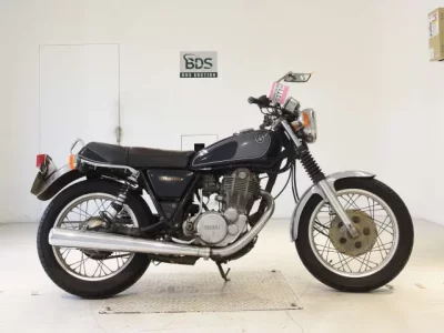 Yamaha SR400-2
