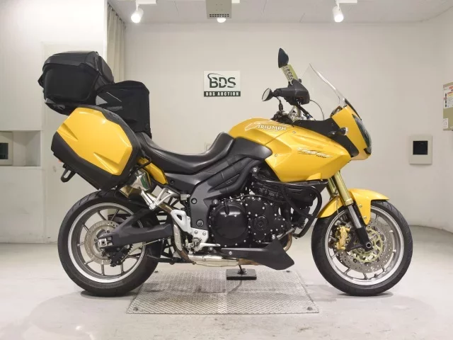 Triumph  TIGER 1050 лот № 7534 оценка 4  с аукциона в Японии