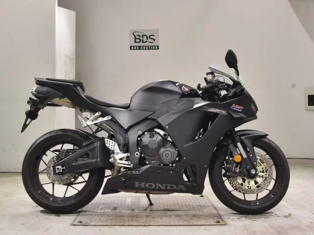 Honda CBR600RR-4 лот № 2622 оценка 6  с аукциона в Японии