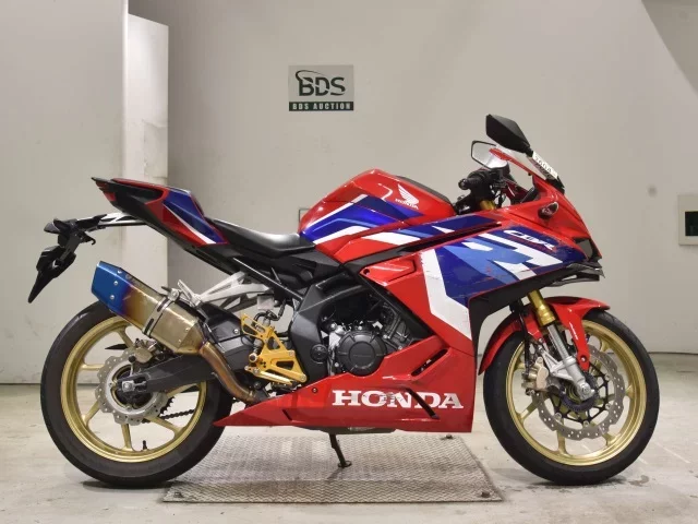Honda CBR250RR-2A лот № 2604 оценка 4  с аукциона в Японии