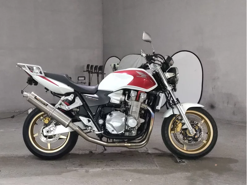 Honda CB1300SF лот № 7057 оценка 4  с аукциона в Японии