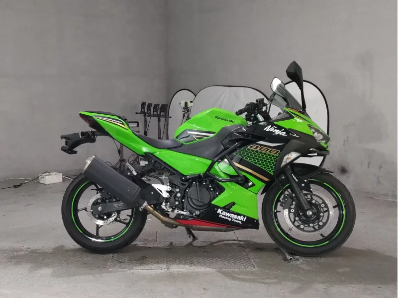 Kawasaki NINJA400 лот № 7070 оценка 4  с аукциона в Японии