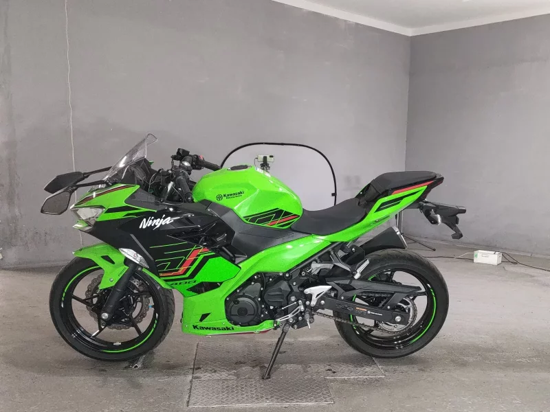 Kawasaki NINJA400