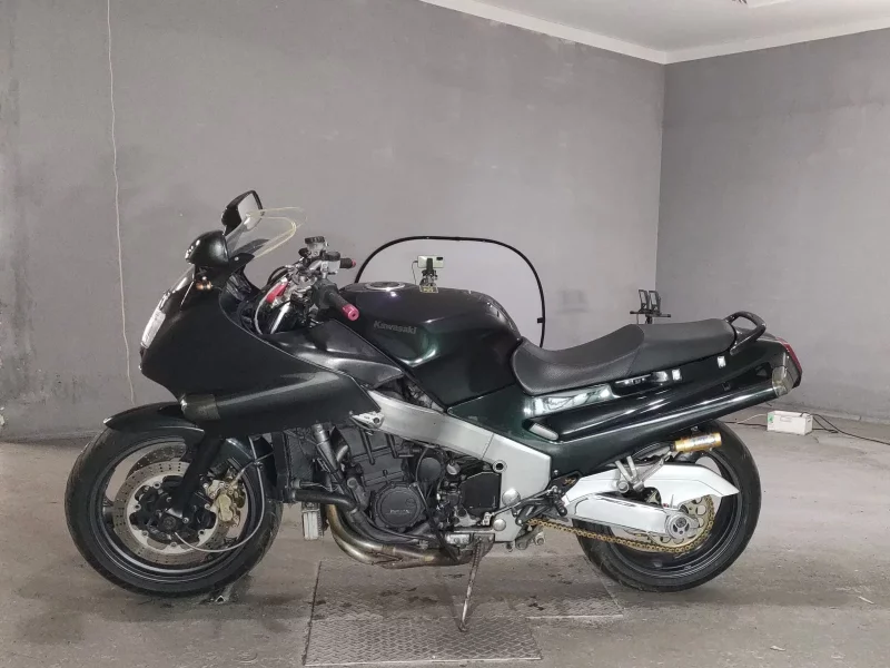 Kawasaki ZZR1100