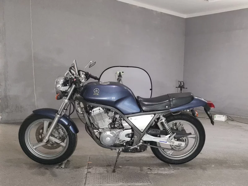 Yamaha SRX400-1