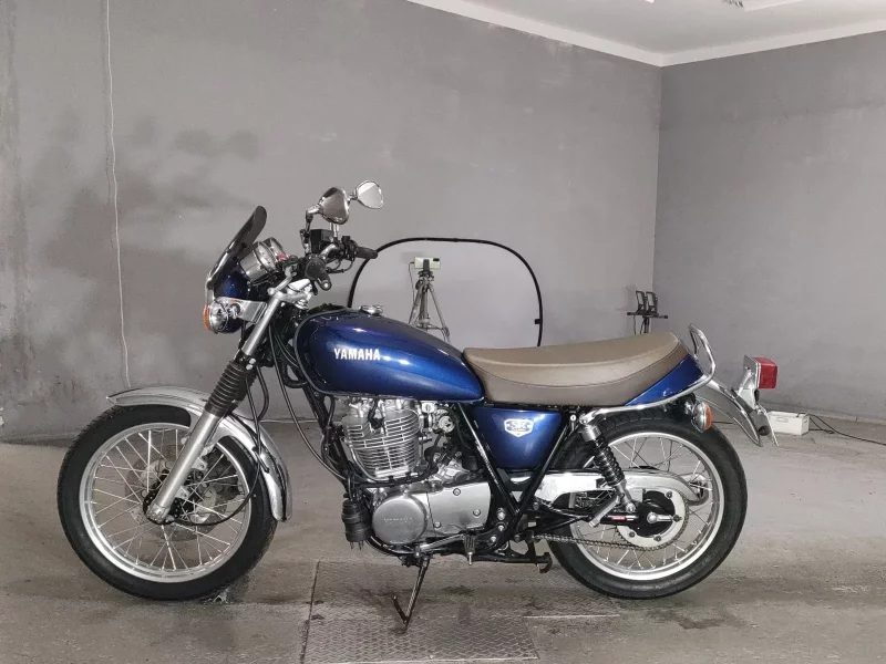 Yamaha SR400-1