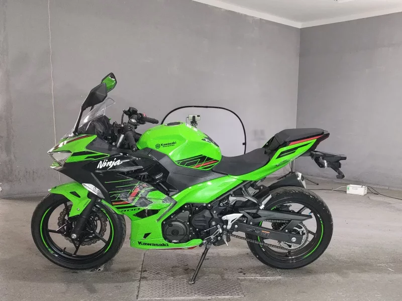 Kawasaki NINJA400