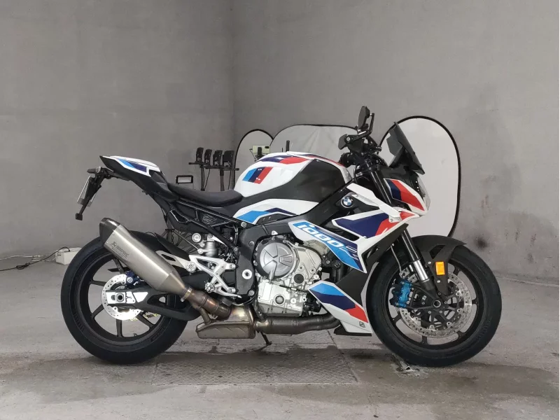 BMW  M1000R лот № 8332 оценка 5  с аукциона в Японии