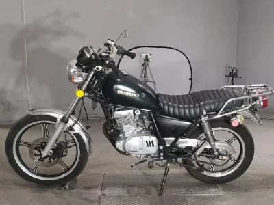 Suzuki GN125-2F