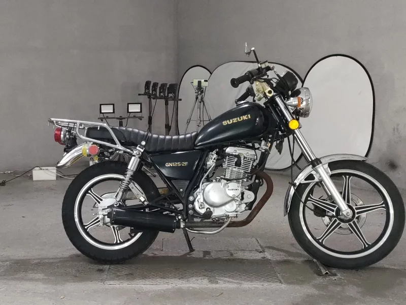 Suzuki GN125-2F