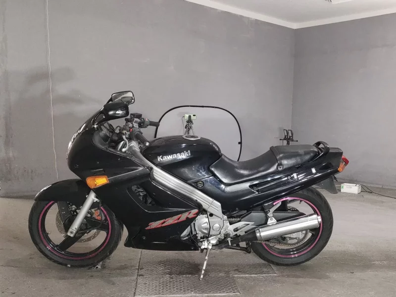 Kawasaki ZZR250