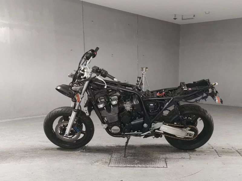 Yamaha XJR1300