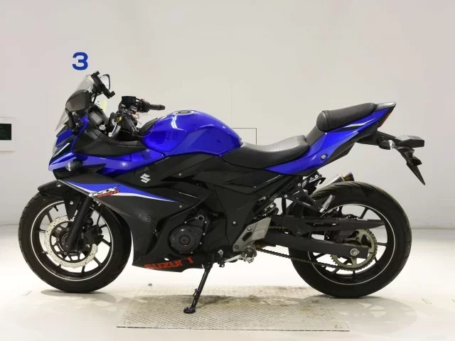 Suzuki GSX250RA