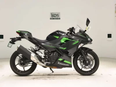 Kawasaki NINJA400-2