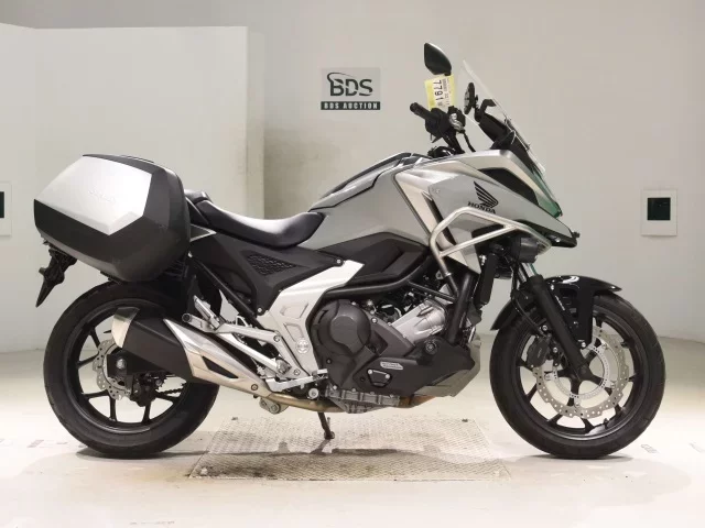 Honda NC750XD-3