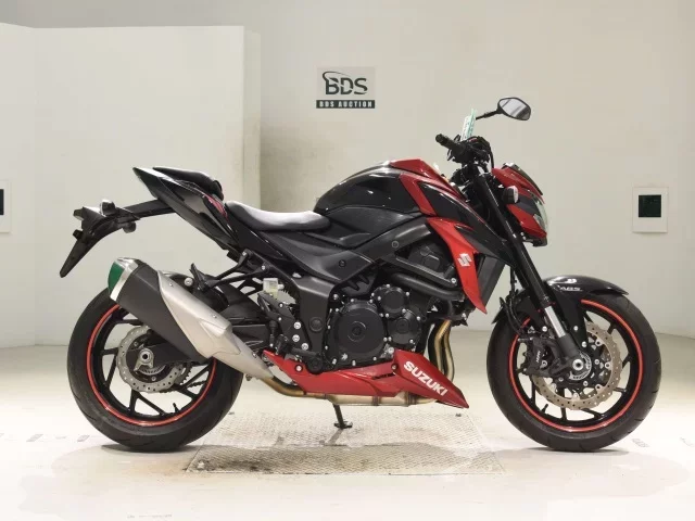 Suzuki GSX-S750